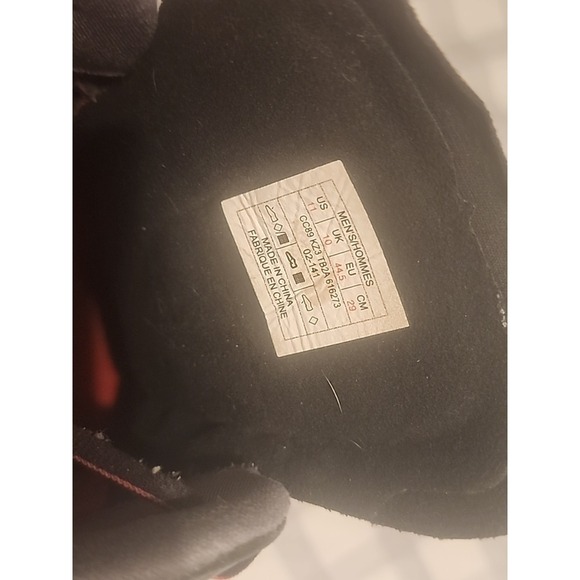 The North Face Red/Black Sneakers Size 11 Running Shoes Men's - Picture 13 of 14